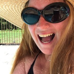 Meet your Posher, Chrissy